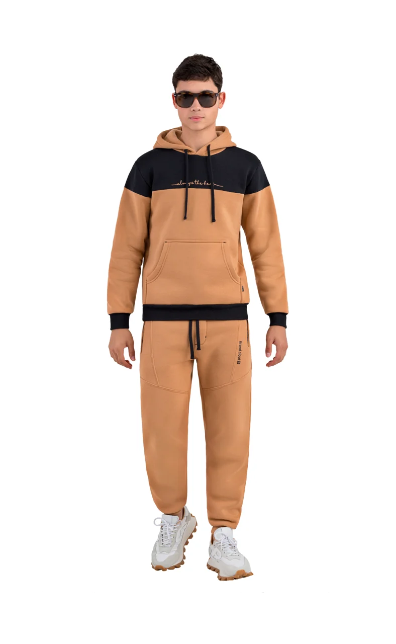 Blusa moletom com recorte e calça jogger moletom